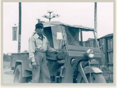 昭和20年代～30年代　オート三輪。昭和10年代は牛に大八車を繋ぎ植木を運んでたそうです。